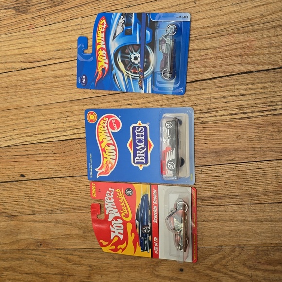 New bundle of 3 hot wheels - Picture 1 of 4